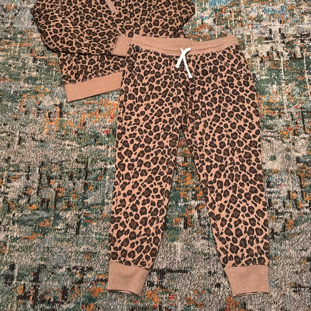 Nwot Amazon Essentials Leopard Print Sweatsuit, B… - image 6